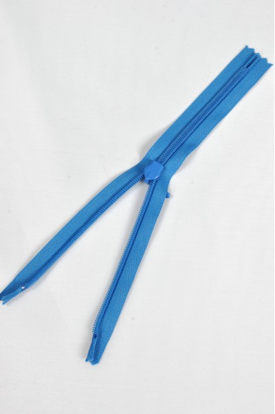 ZIP016  4號拉鏈 隱形拉鏈款式 單頭聚酯牙拉鏈 密尾拉鏈 不設單獨拉鍊訂購 細節-1